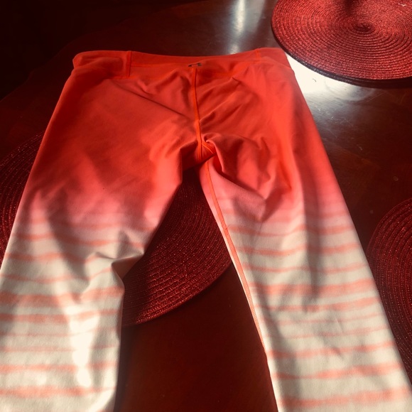 UNDERARMOUR - Picture 3 of 5